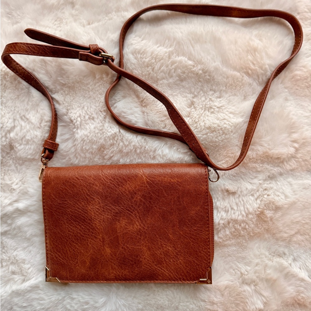 Urban Expressions Cognac Brown Pebbled Crossbody Bag Gold Hardware Organizer